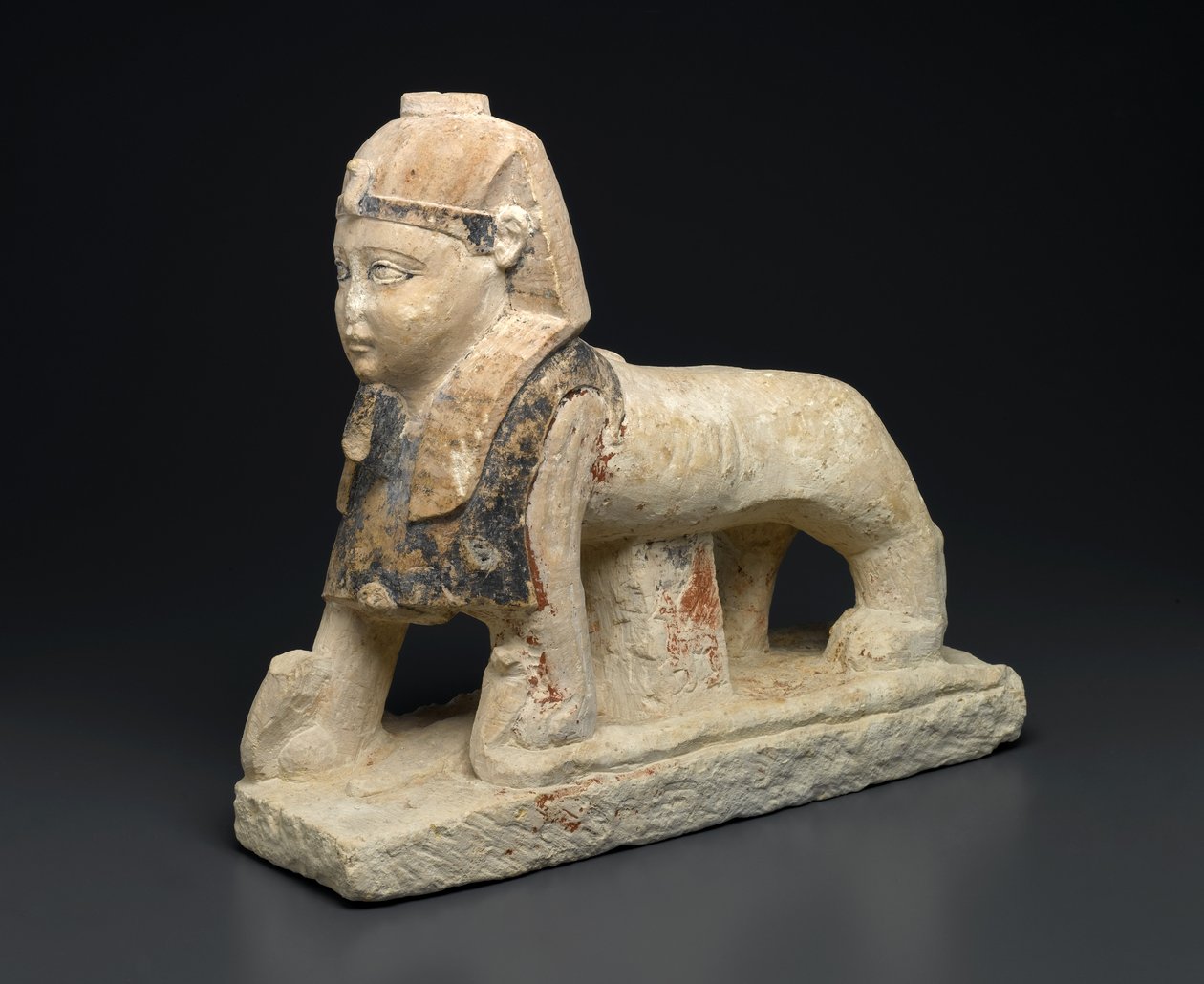 Bůh Tutu jako sfinga šlapající po hadech (vápenec) od Egyptian