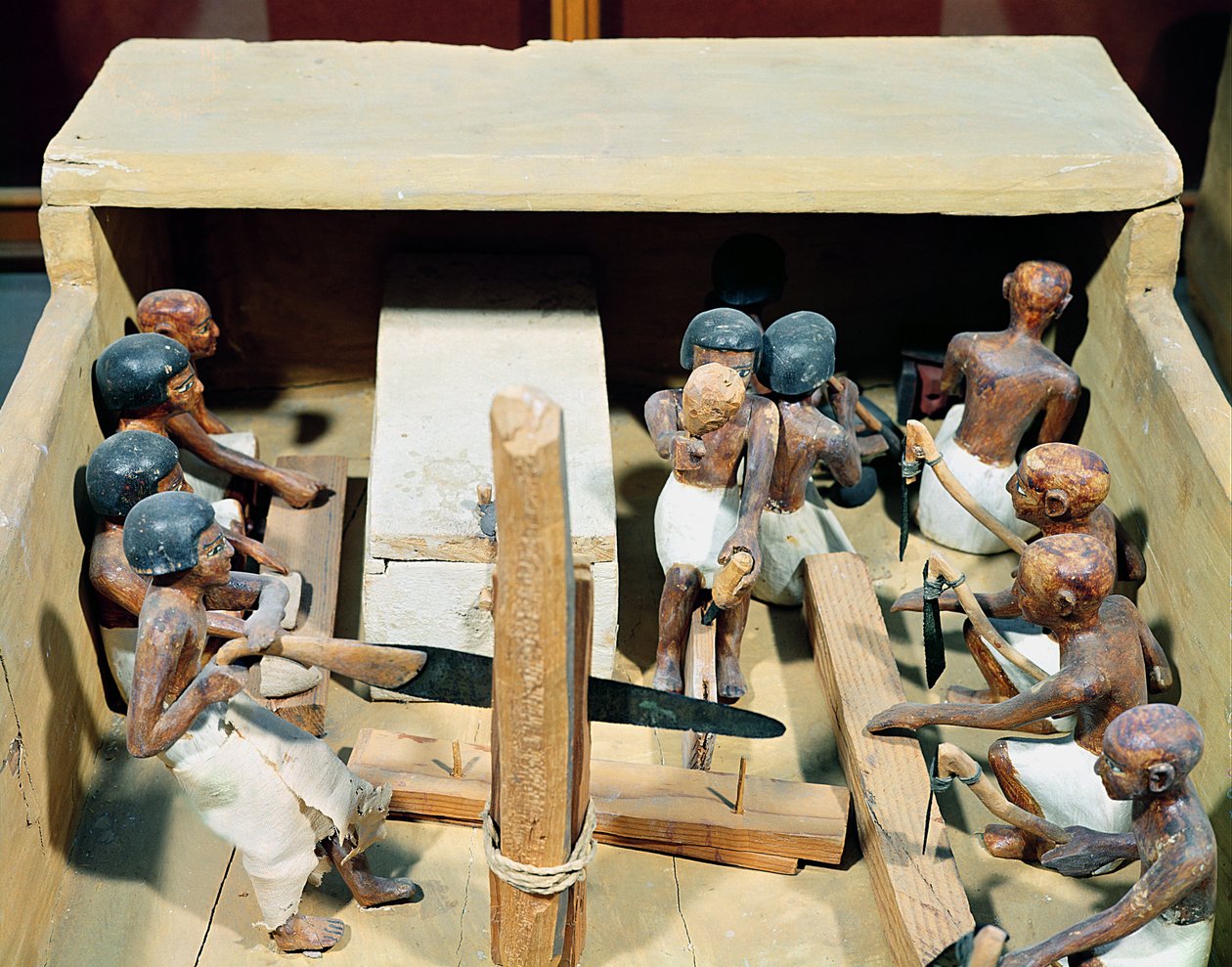 Pohřební model truhlářské dílny z hrobky Meketre, Údolí vznešených, Střední říše, cca 2000 př. n. l. (lakované dřevo) od Egyptian 11th Dynasty