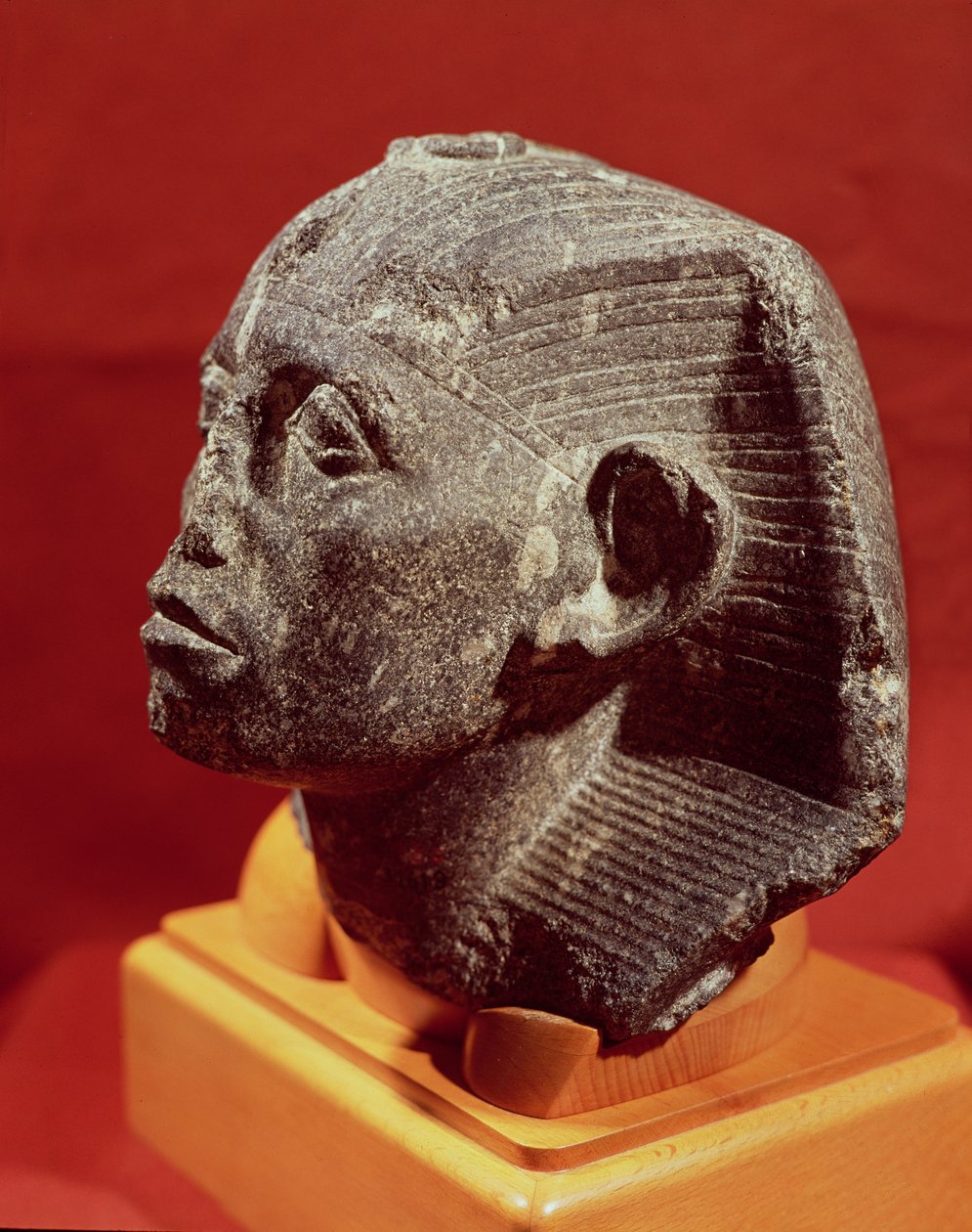 Hlava Sesostrise III. z Medamudu u Karnaku, Střední říše, asi 1862-43 př. n. l. (žula) od Egyptian 12th Dynasty