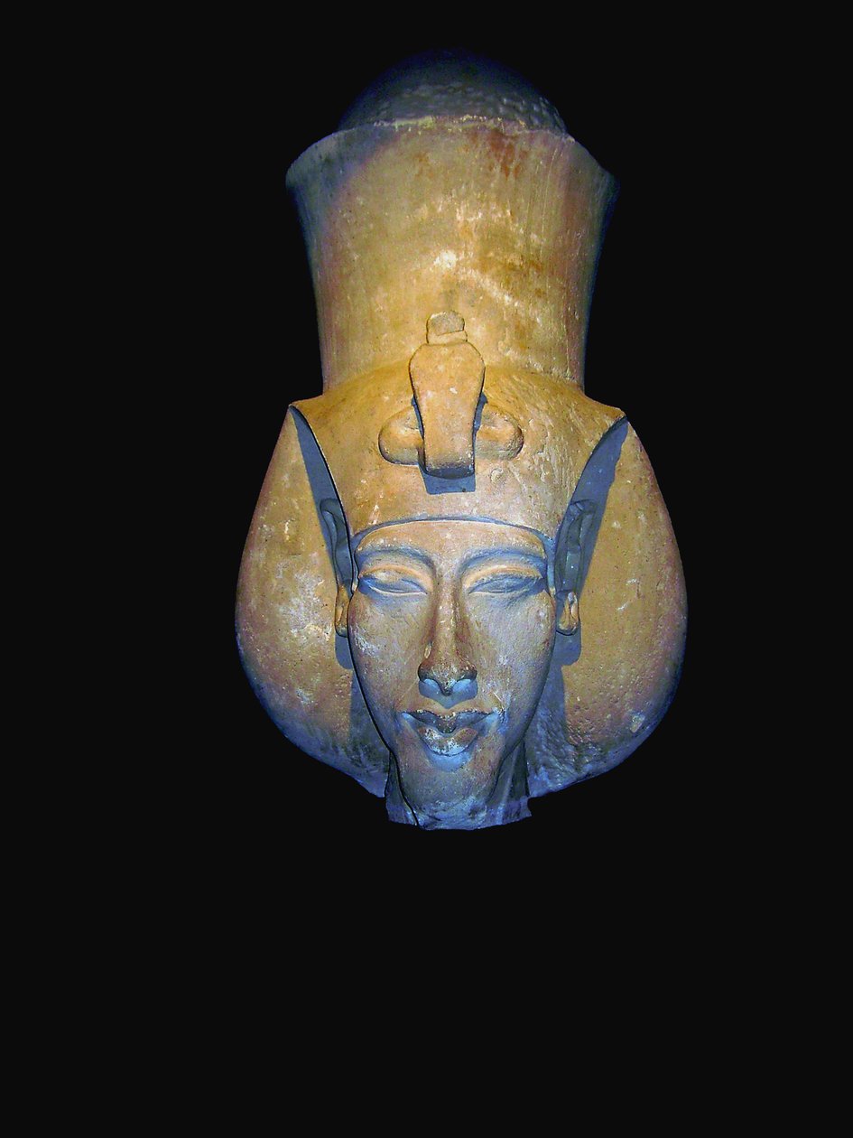 Achnaton. Amenhotep IV (někdy daný jeho řeckou formou Amenophis IV a znamená Amun je spokojený), faraon z 18. dynastie Egypta, vládl 17 let a zemřel v roce 1336 př.nl nebo 1334 př.nl. Opustil tradiční egyptský polyteismus a úvod od Egyptian 18th Dynasty