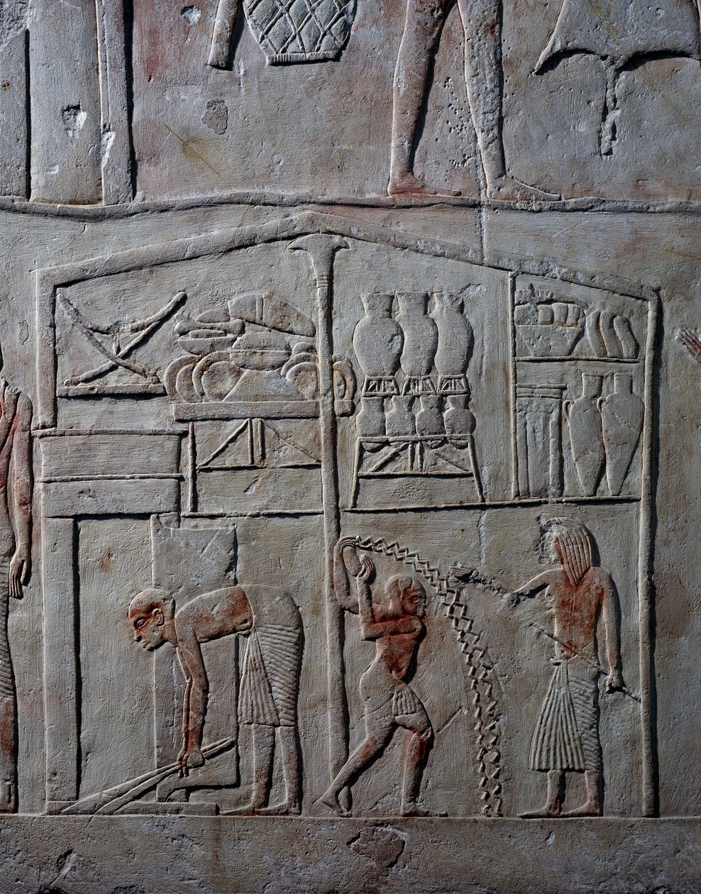 Uspořádání potravin ve skladech, vápencový nástěnný reliéf, z Memfitské hrobky Horemheba v Sakkáře, Egyptská civilizace, Nová říše, dynastie XVIII od Egyptian 18th Dynasty