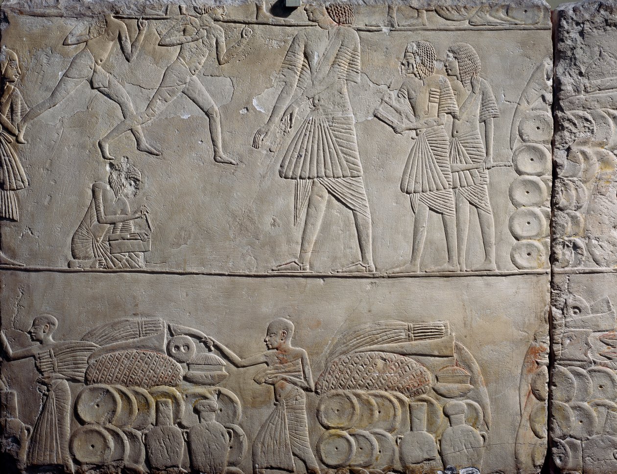 Uspořádání potravin ve skladech, vápencový nástěnný reliéf, z Memfitské hrobky Horemheba v Sakkáře, Egyptská civilizace, Nová říše, dynastie XVIII od Egyptian 18th Dynasty