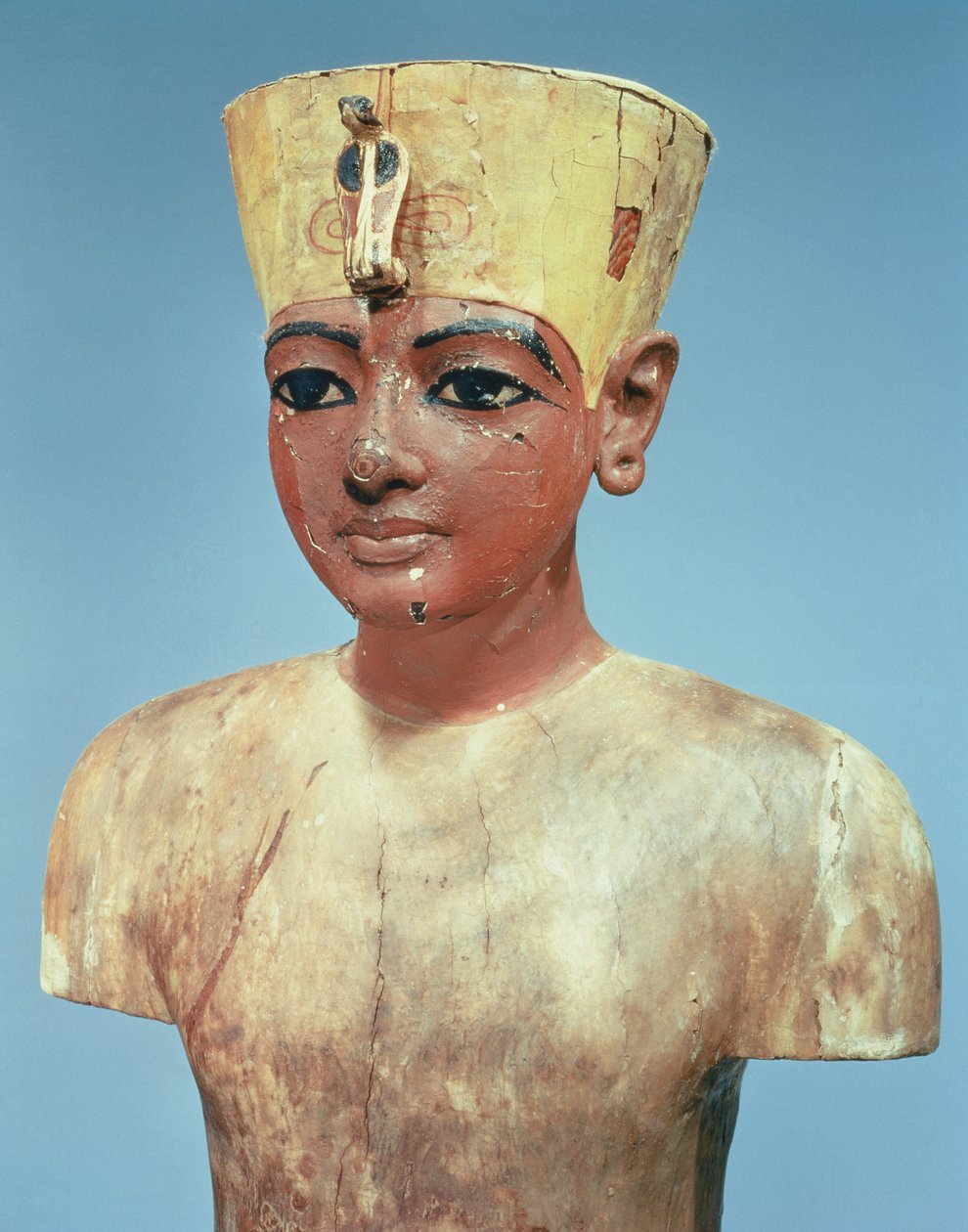 Figurína mladého Tutanchamona (asi 1370-52 př.nl) na sobě kompromis mezi korunou králů Dolního Egypta a čelenkou Nefertiti (malované a štukované dřevo) (viz 148193) od Egyptian 18th Dynasty