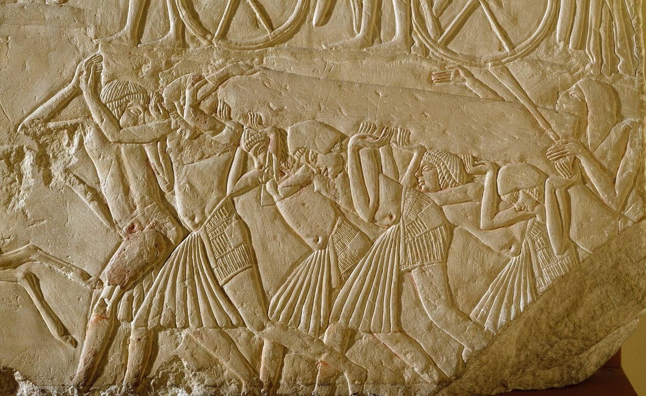 Egyptský starověk: otroci nesoucí obelisk během velkých děl faraonského Egypta. Detail reliéfu z hrobu vysokého úředníka konce 18. dynastie. 1570-1320 před naším letopočtem. Bologna, Civico Museo Archeologico od Egyptian 18th Dynasty