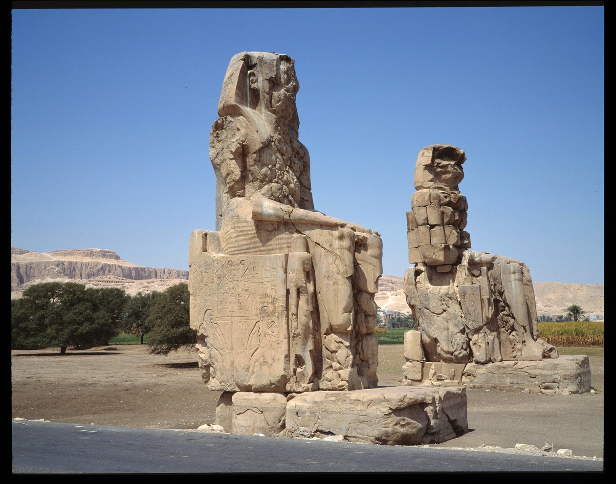Egyptský starověk: pohled na Memnonův kolos, období Amenophis III, nová říše od Egyptian 18th Dynasty