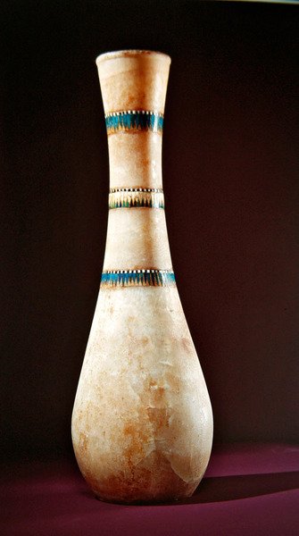 Baňka z hrobky Tutanchamona, Nová říše (alabastr vykládaný fajánsí, vápencem a sklem) od Egyptian 18th Dynasty