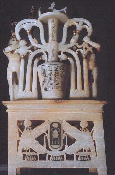 Květinová nemastná nádoba z Tutanchamonovy hrobky (asi 1370-1352 př.nl) Nová říše (alabastr) (viz také 227993) od Egyptian 18th Dynasty