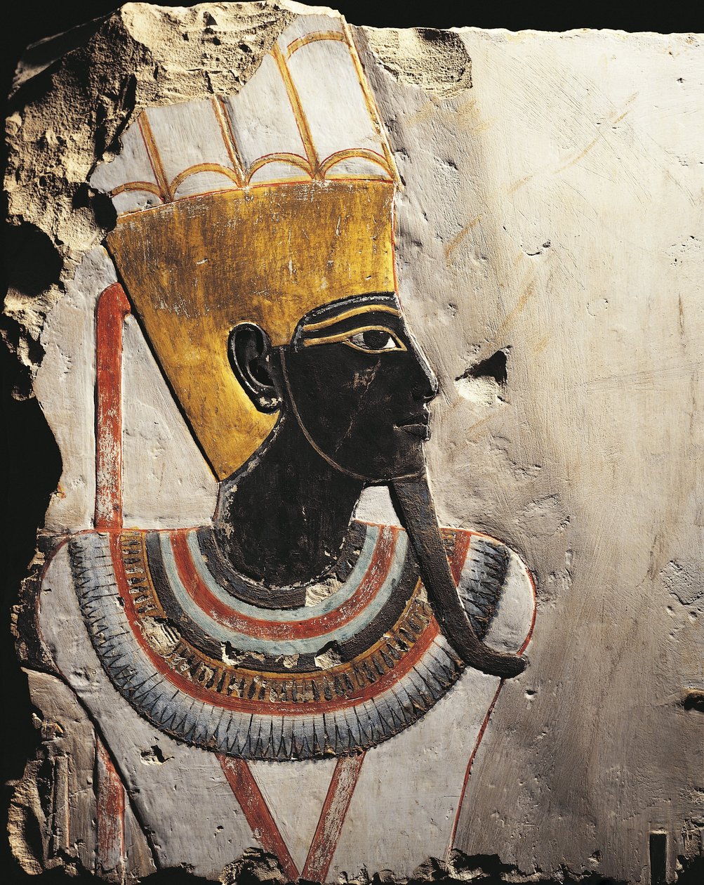 Vápencové bloky malované reliéfy znázorňujícími Boha Amun-Mina z chrámu Tuthmosis III v Deir el-Bahari, Egypt od Egyptian 18th Dynasty