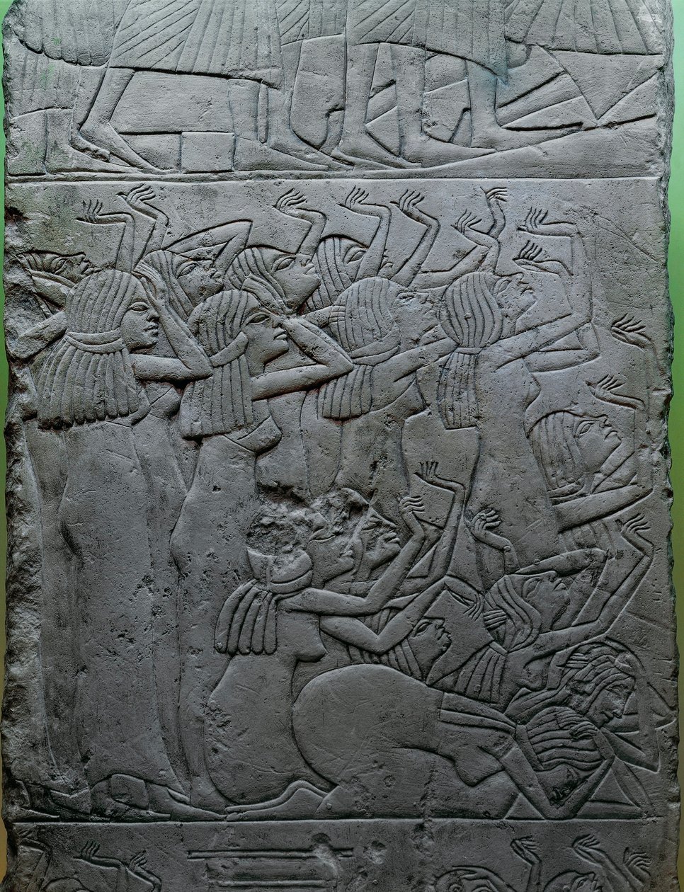 Malovaný vápencový reliéf zobrazující pohřební nářek nad faraonem z hrobky krále Horemheba od Egyptian 18th Dynasty
