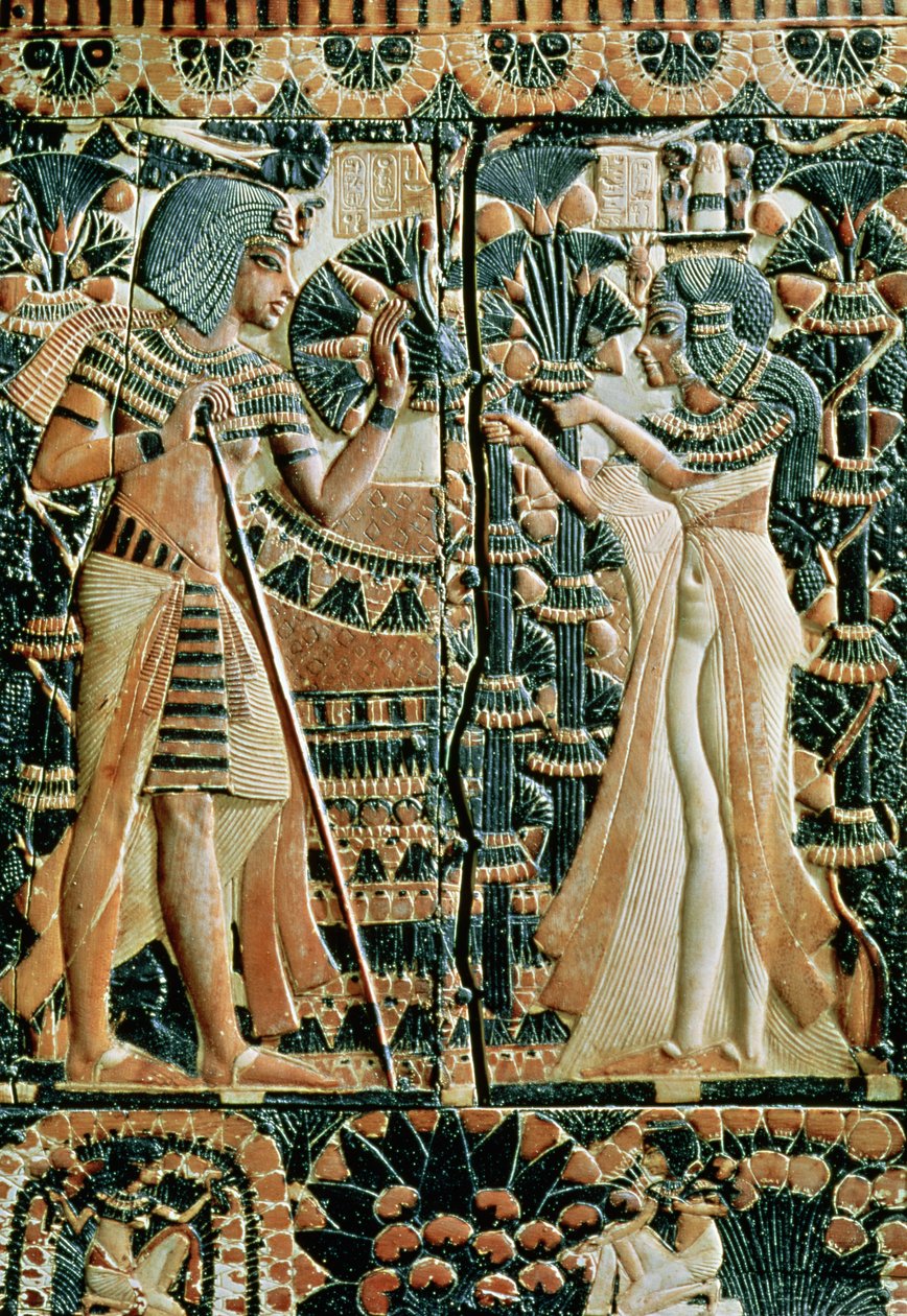 Plaketa z víka truhly zobrazující Tutanchamona (asi 1370-52 př. n. l.) a jeho ženu Ankhesenamun v zahradě, Nová říše (malovaná slonovina) od Egyptian 18th Dynasty