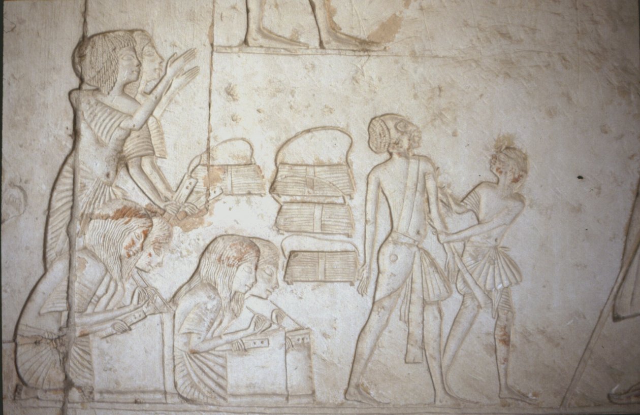 Reliéf zobrazující písaře při práci, z Horemhebovy hrobky (asi 1323-1295 př. n. l.) Nová říše (nástěnná malba) (podrobnosti viz 218337) od Egyptian 18th Dynasty