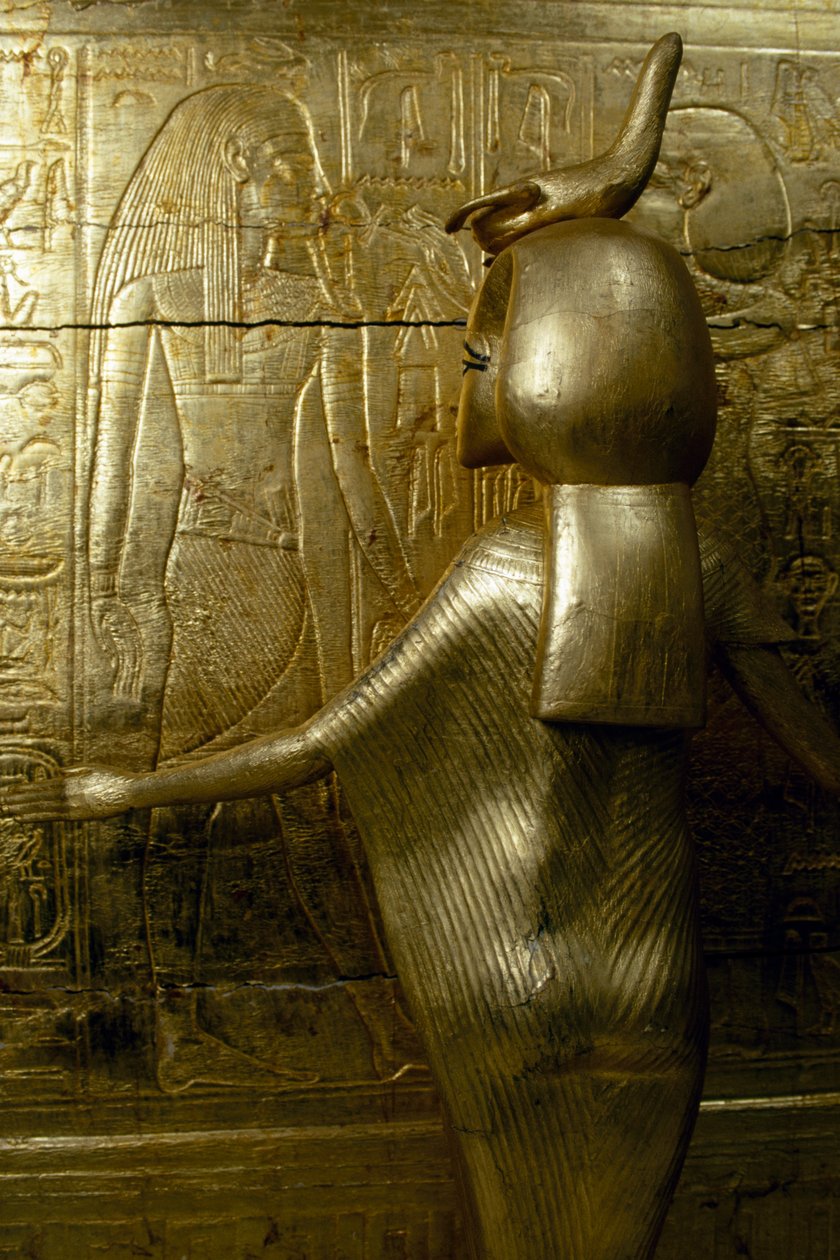 Socha Selkheta, detail ze zlatem pokryté kaple Tutanchamona, z hrobky Tutanchamona, egyptská civilizace, Nová říše, dynastie XVIII od Egyptian 18th Dynasty