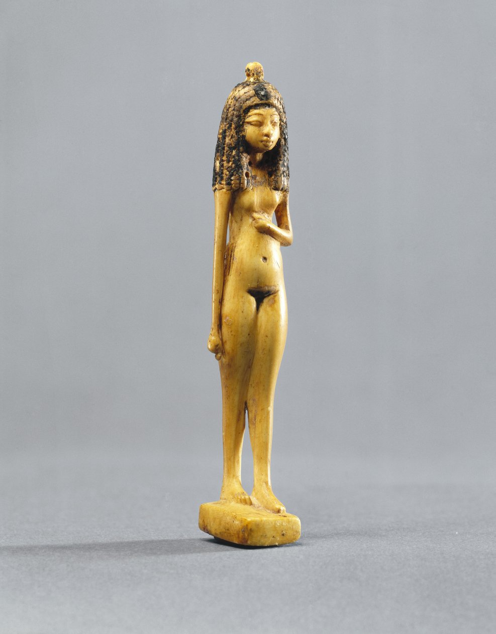 Soška nahé dívky, Nová říše, cca 1390-1353 př. n. l. (malovaná slonovina) od Egyptian 18th Dynasty