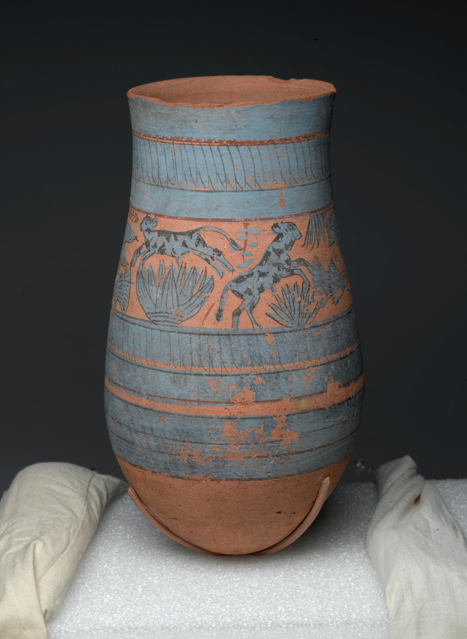 Váza ve tvaru slzy s malovanými vzory dívek, krav a bažinných rostlin, Nová říše, cca 1390-1353 př.nl (malovaná terakota) od Egyptian 18th Dynasty