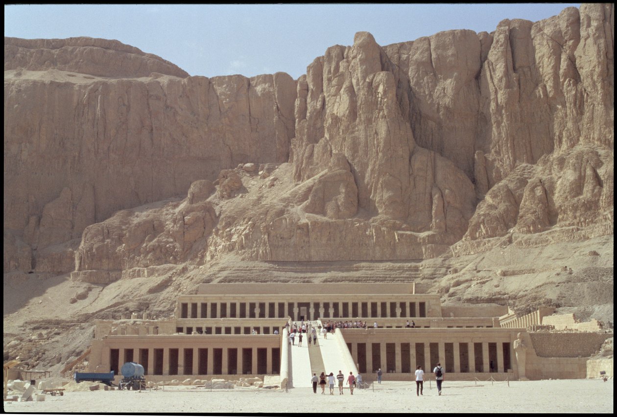 Zádušní chrám královny Hatšepsut (asi 1503–1482 př. n. l.) Nová říše od Egyptian 18th Dynasty