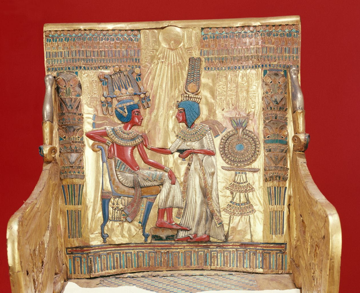 Trůn z Tutanchamonovy hrobky (asi 1370-1352 př. n. l.) Nová říše (zlato) od Egyptian 18th Dynasty