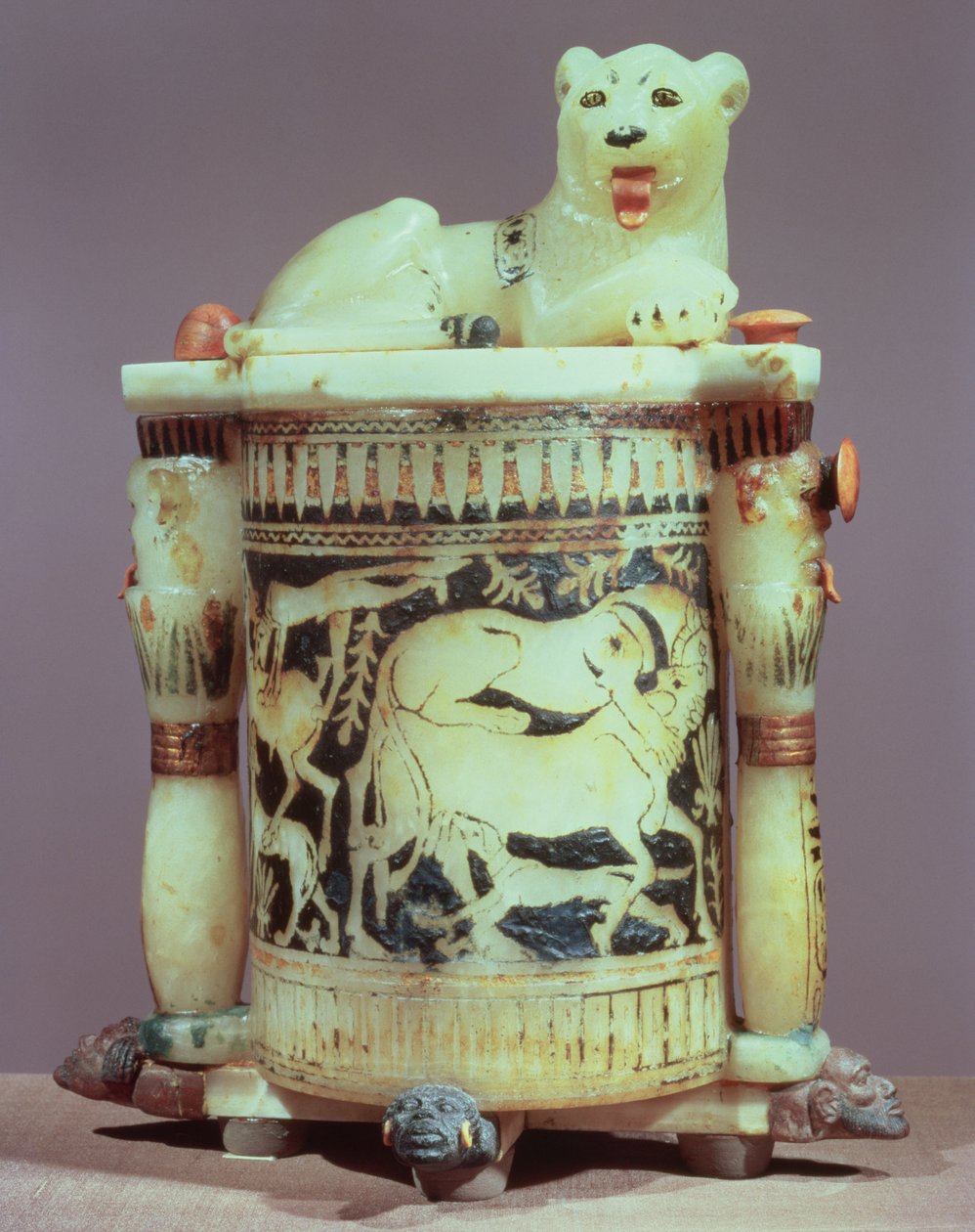 Nemastná nádoba s postavou krále jako lva, z hrobky Tutanchamona (asi 1370-52 př.nl) Nová říše (malovaný alabastr) (viz také 391016) od Egyptian 18th Dynasty