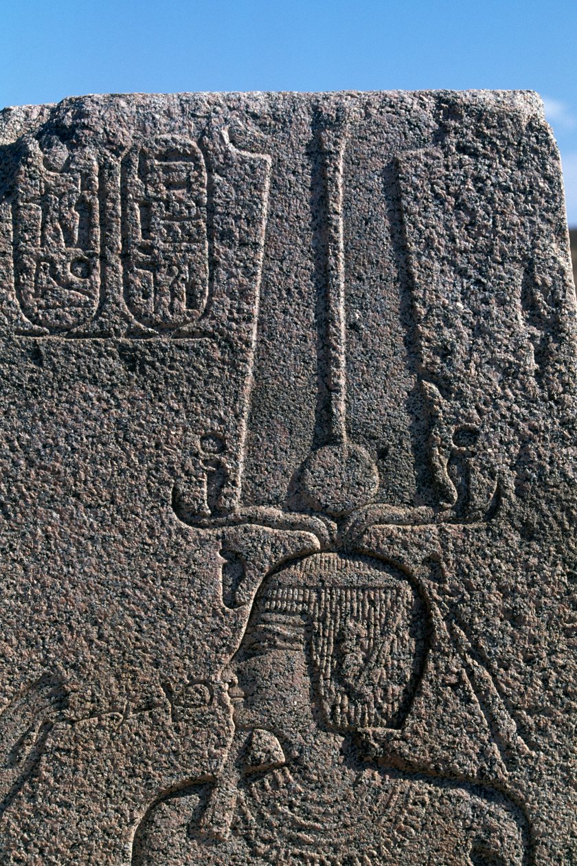 Blok s reliéfy a nápisy Ramesse II, Velký Amonův chrám, Tanis, Egypt, Egyptská civilizace, Nová říše, Dynastie XIX od Egyptian 19th Dynasty