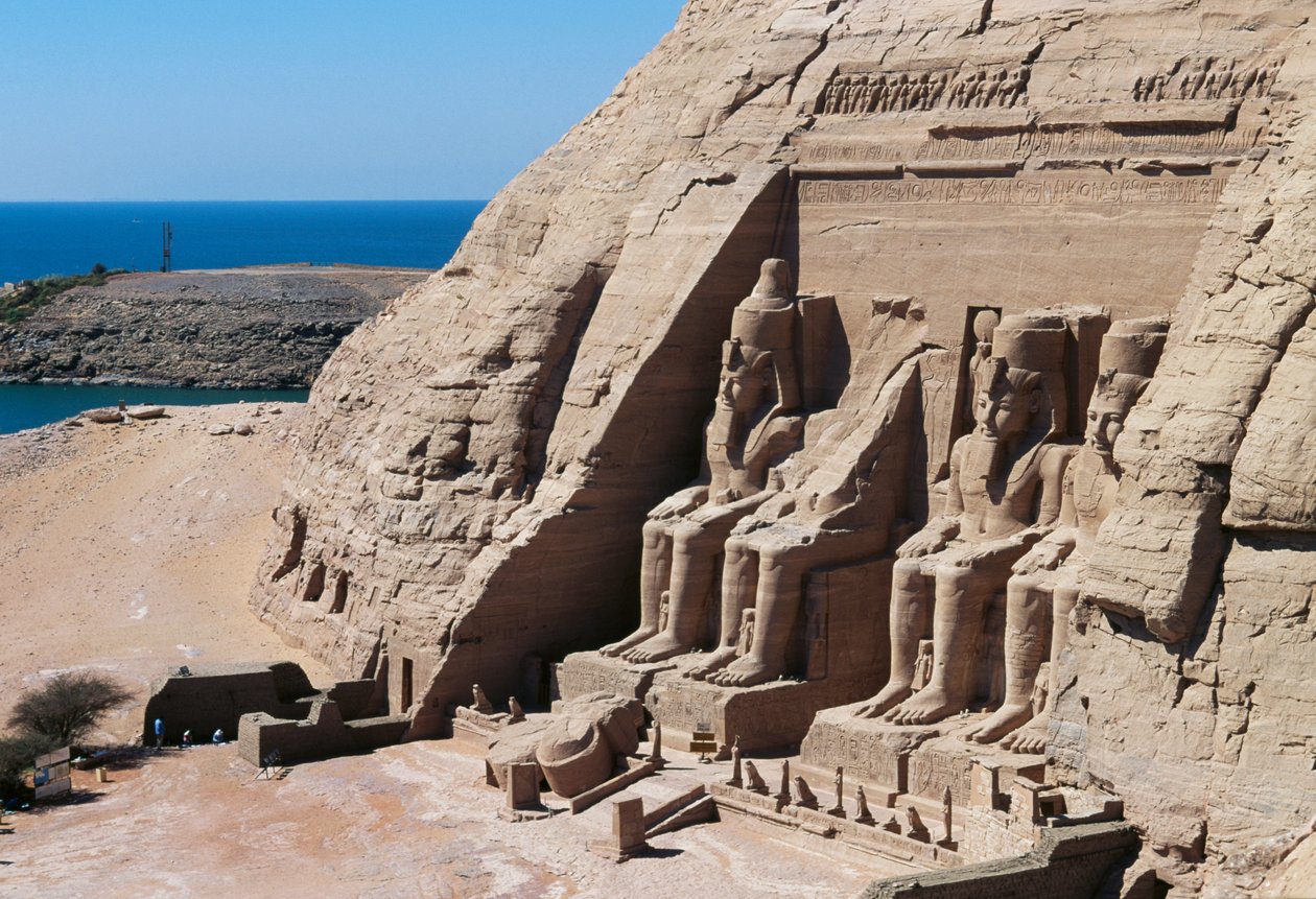 Fasáda chrámu Ramsese II, Abú Simbel, Egypt, Nová říše, 19. dynastie od Egyptian 19th Dynasty