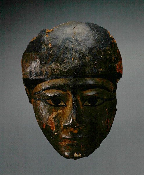 Maska z rakve, Nová říše (dřevo zdobené gesso a malované) od Egyptian 19th Dynasty