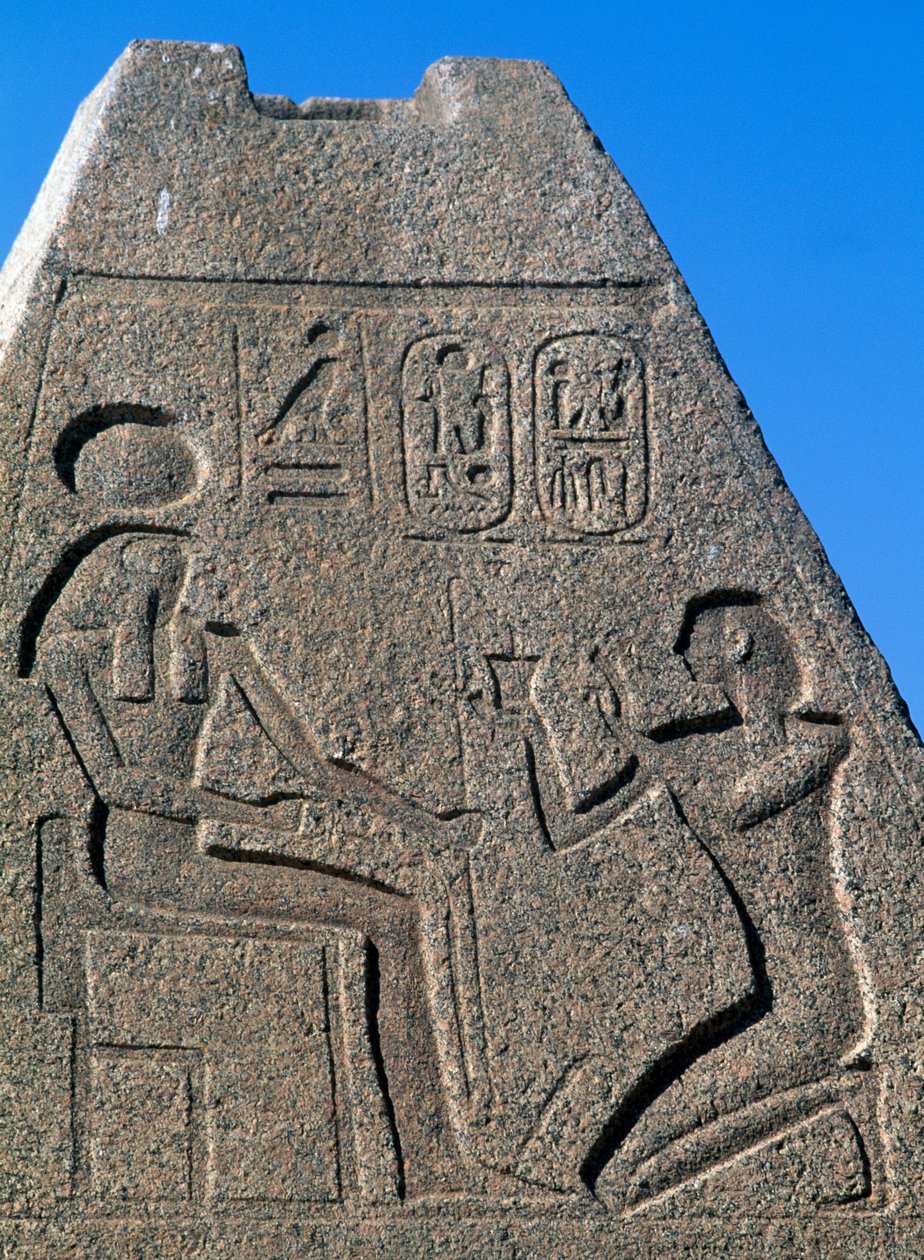 Obelisk s reliéfy a nápisy Ramsese II, Velký Amonův chrám, Tanis, Egypt, Egyptská civilizace, Nová říše, Dynastie XIX od Egyptian 19th Dynasty