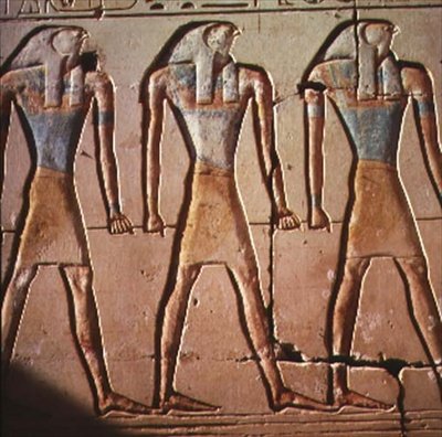 Reliéf zobrazující Hora z Chrámu Ramesse II, kolem roku 1298 př. n. l. (malovaný kámen) od Egyptian 19th Dynasty