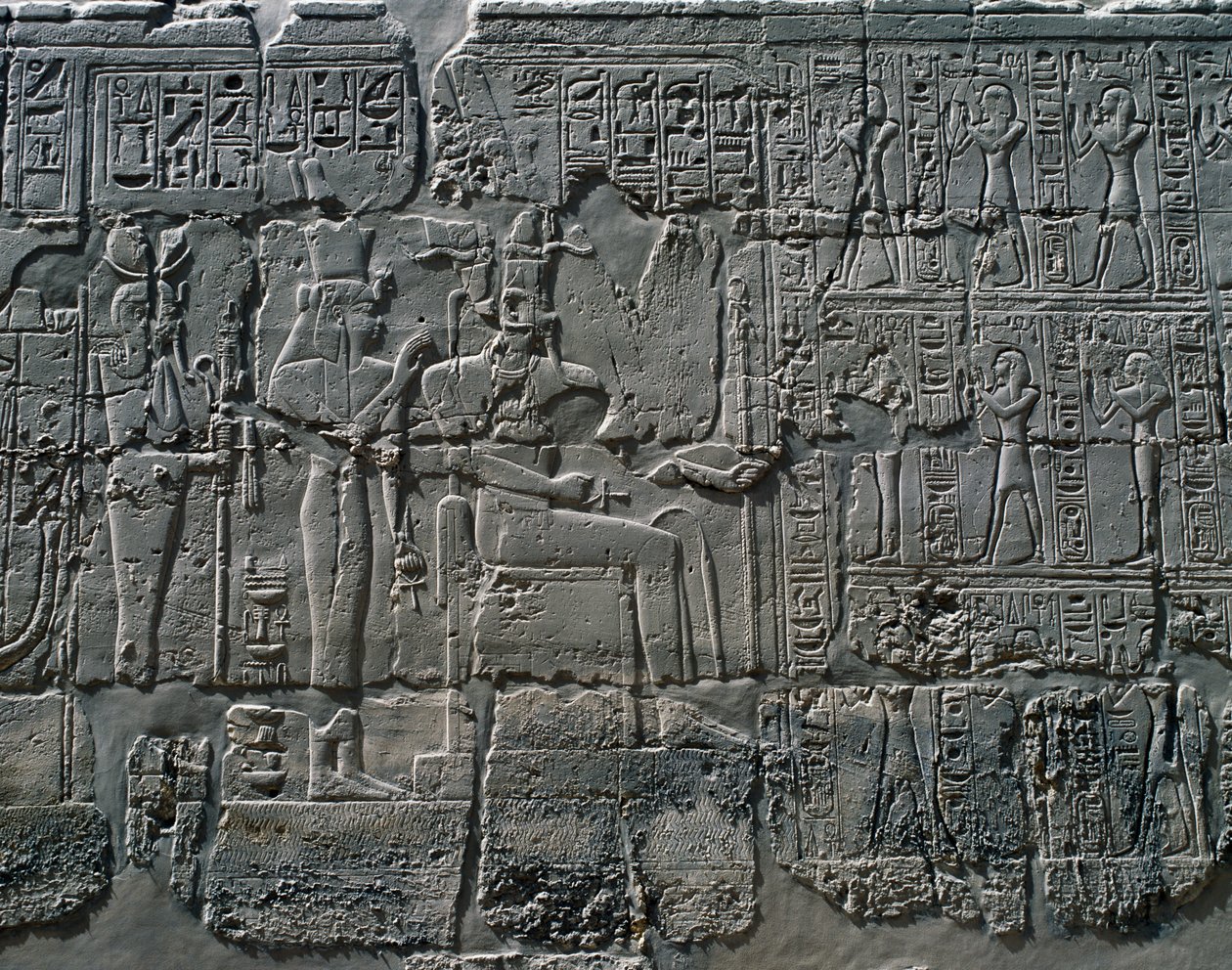 Scény obětování bohům, reliéf, vnitřní stěny Velké hypostylové síně, chrámový komplex Karnak (Seznam světového dědictví UNESCO) od Egyptian 19th Dynasty