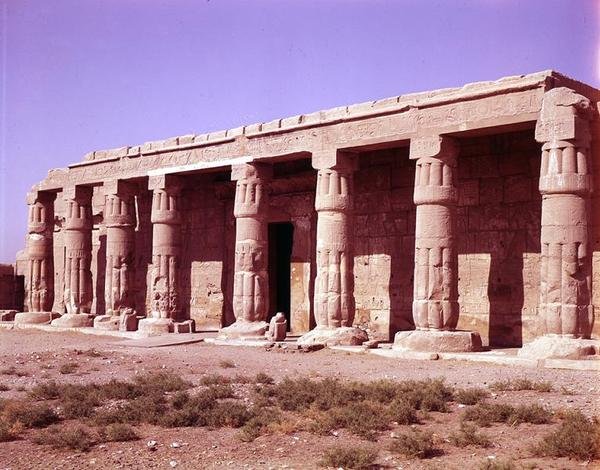 Pohled na první pylon, Nová říše od Egyptian 19th Dynasty