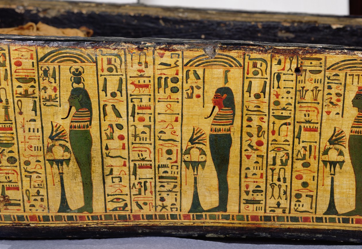 Detail vnější základny rakve mumie Nesjamuna, pravděpodobně nalezené v Deir El-Bahri, Nová říše, cca 1100 př. n. l. (lakované dřevo) od Egyptian 20th Dynasty