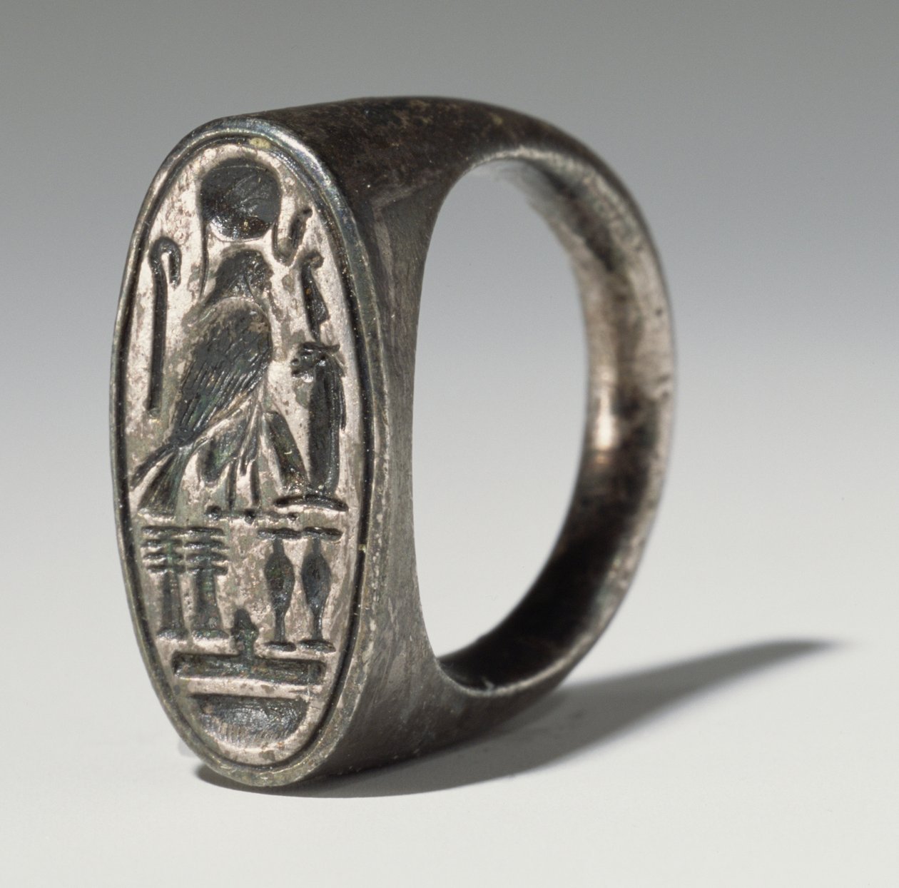 Prsten patřící Ramesse IV (1153-1147 př.nl) Nová říše (stříbrný) od Egyptian 20th Dynasty