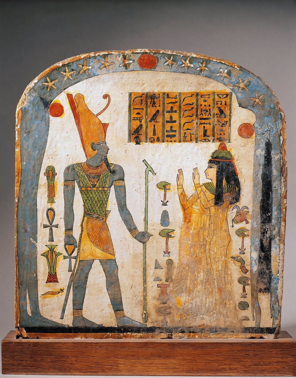 Malovaná dřevěná stéla Lady Taperet, zobrazující Tapereta modlícího se boha Atona s oblohou reprezentovanou bohyní Nut od Egyptian 22nd Dynasty