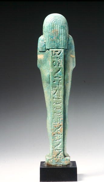 Zadní pohled na figurku Ushabti pro Nakht-Hor-em-heb-mes-em-khereden, pozdní dynastické období, cca 600 př. n. l. (fajáns) (přední strana viz 241439) od Egyptian 26th Dynasty
