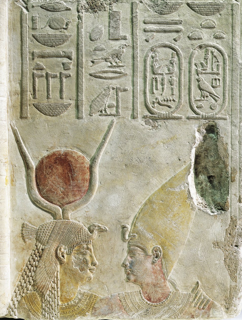 Král Nectanebo II (360-343 př.nl) přivítán bohyní Isis, malovaný vápencový reliéf od Egyptian 30th Dynasty