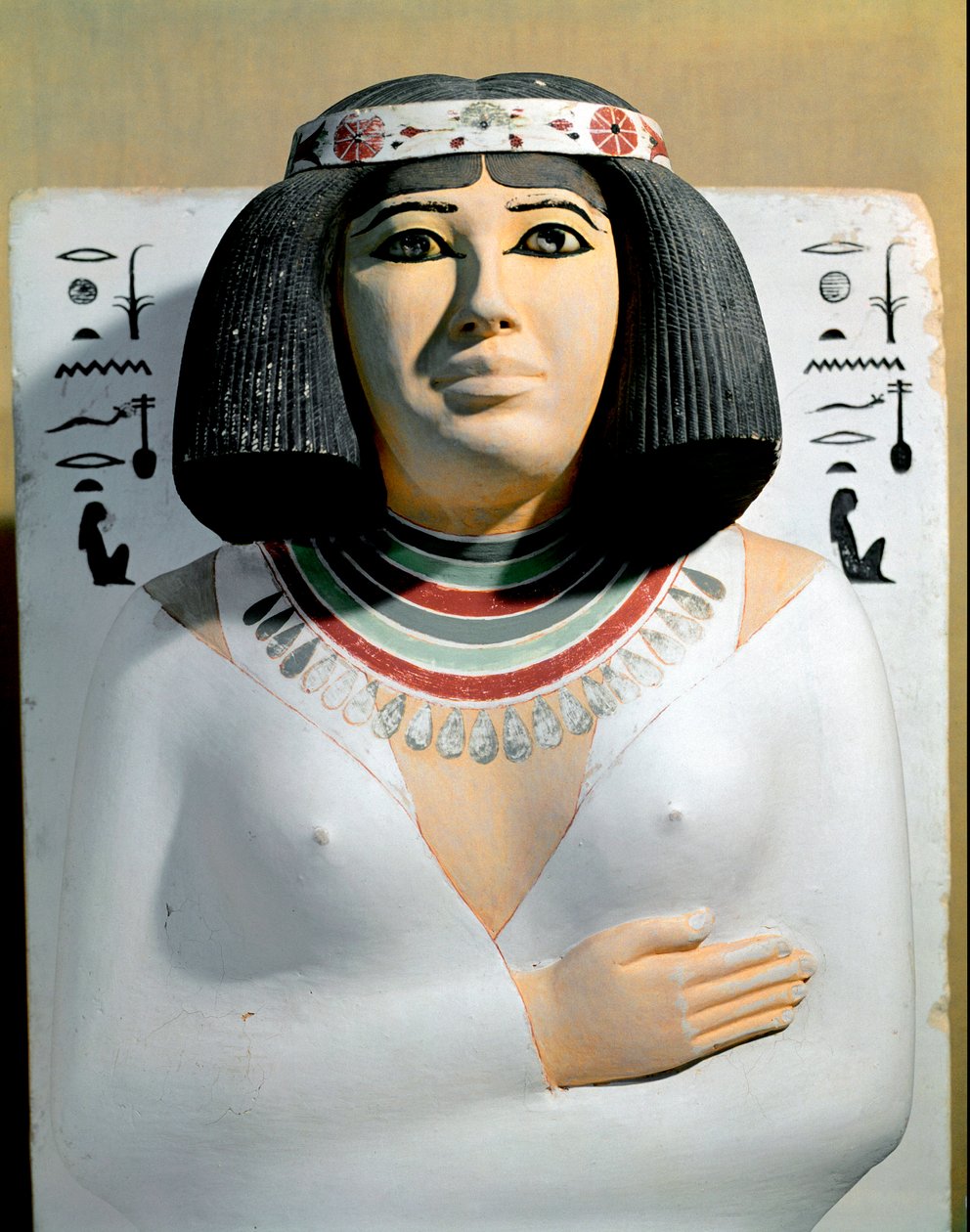 Egyptský starověk: Nofret, manželka velekněze z Heliopolis a prince z Pe Rahotep. Detail malované vápencové sochy. 4. dynastie. Od mastaby Rahotep po Meidoum. Egyptské muzeum, Káhira. od Egyptian 4th Dynasty