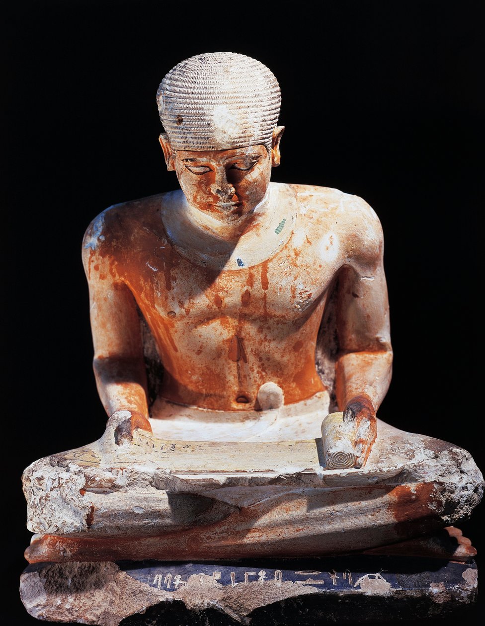 Sedící písař, z Egypta v Gíze 2575 př. n. l., dynastie IV (malovaný vápenec) od Egyptian 4th Dynasty