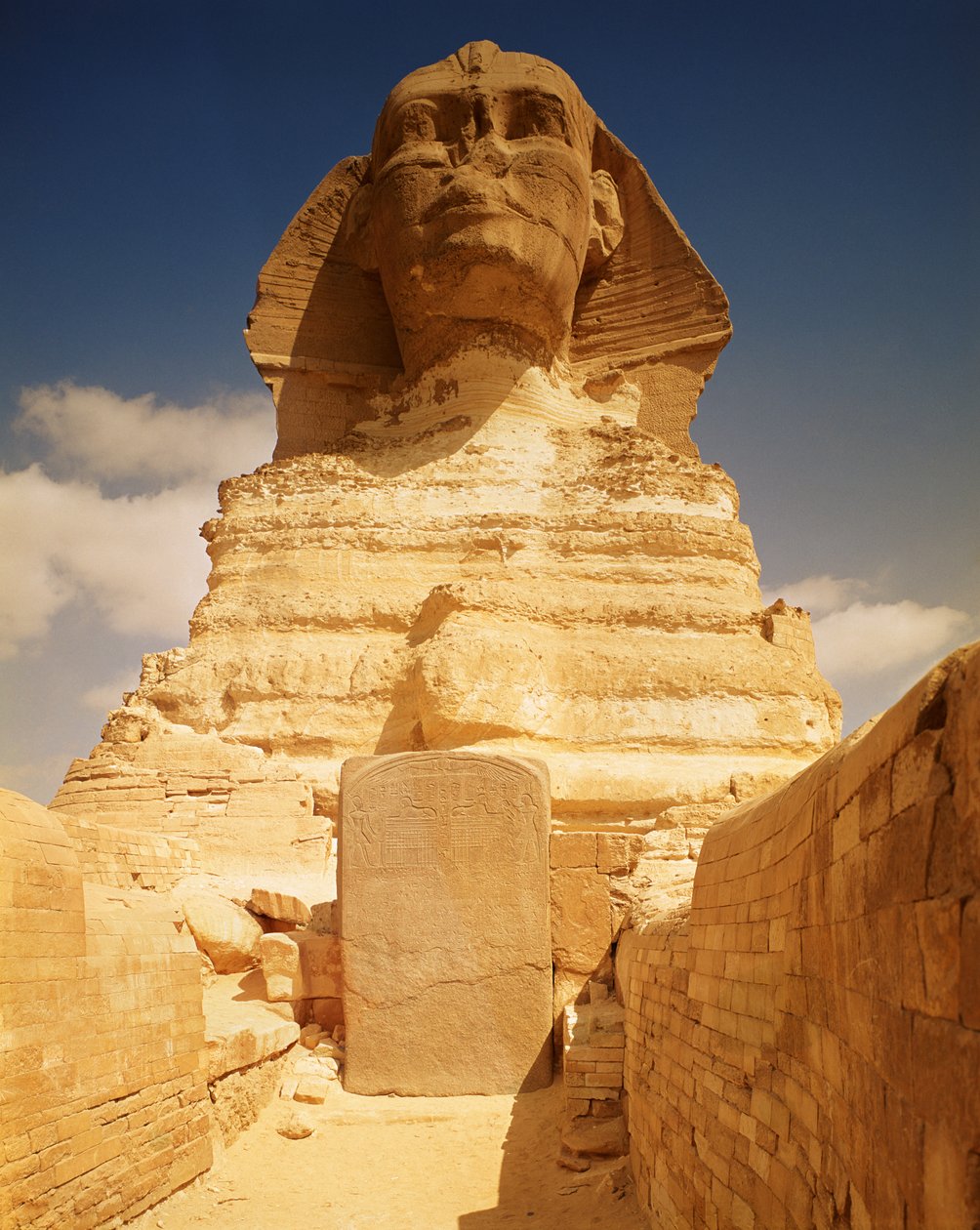 Sfinga, pocházející z doby vlády krále Chefrena, Stará říše a vysněná stéla Tuthmosis IV (1419-1386 př.nl) Nová říše od Egyptian 4th Dynasty