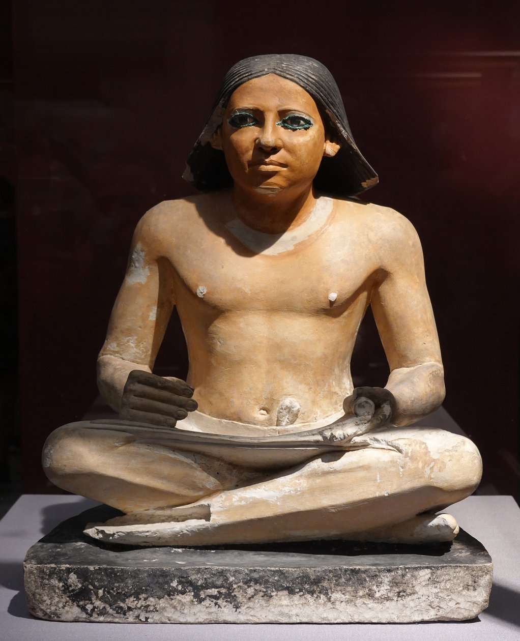 Přikrčený písař, 5. dynastie (socha) od Egyptian 5th Dynasty