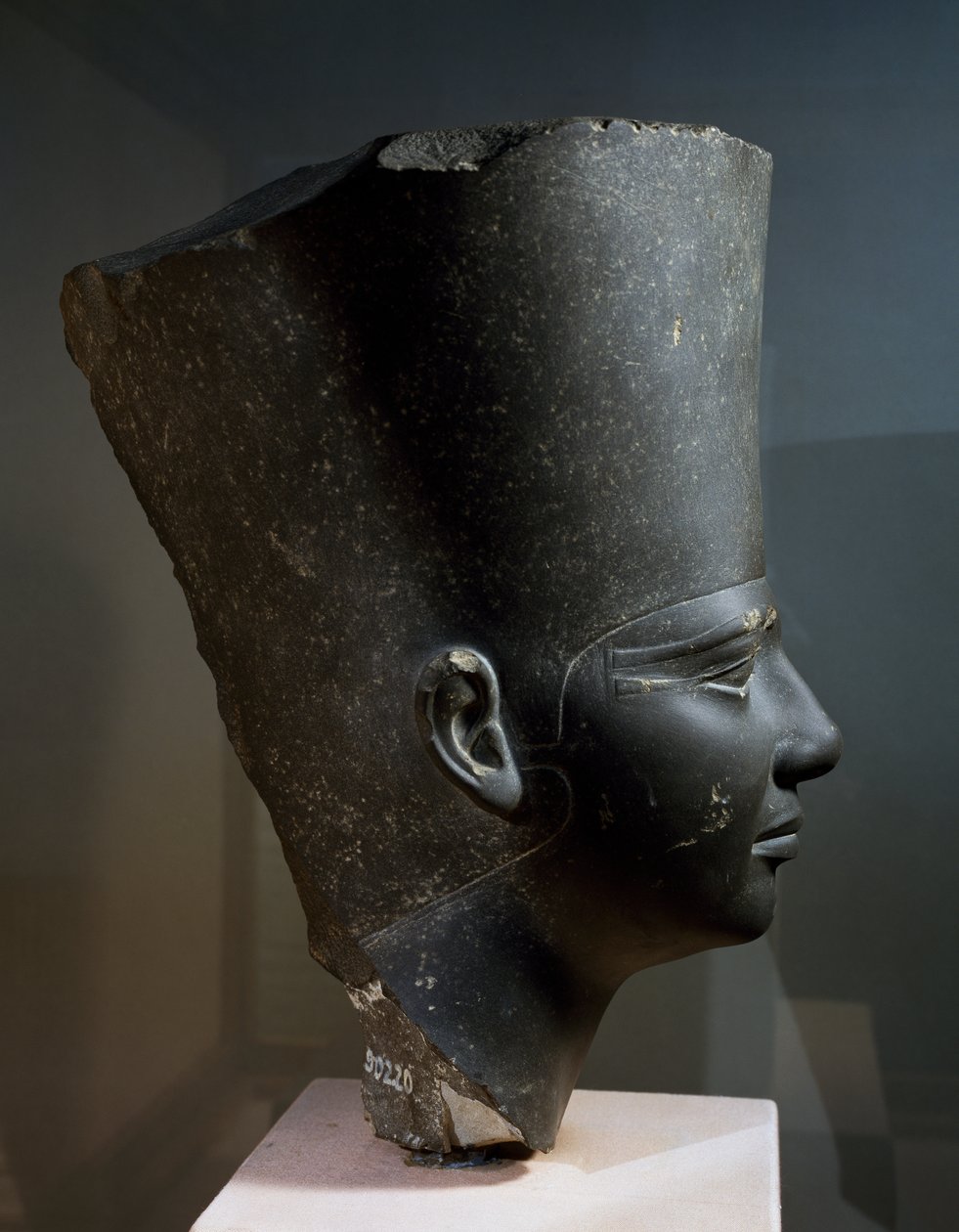 Hlava faraona Userkafa ze slunečního chrámu Userkaf v Abúsíru, Stará říše (břidlice) od Egyptian 5th Dynasty