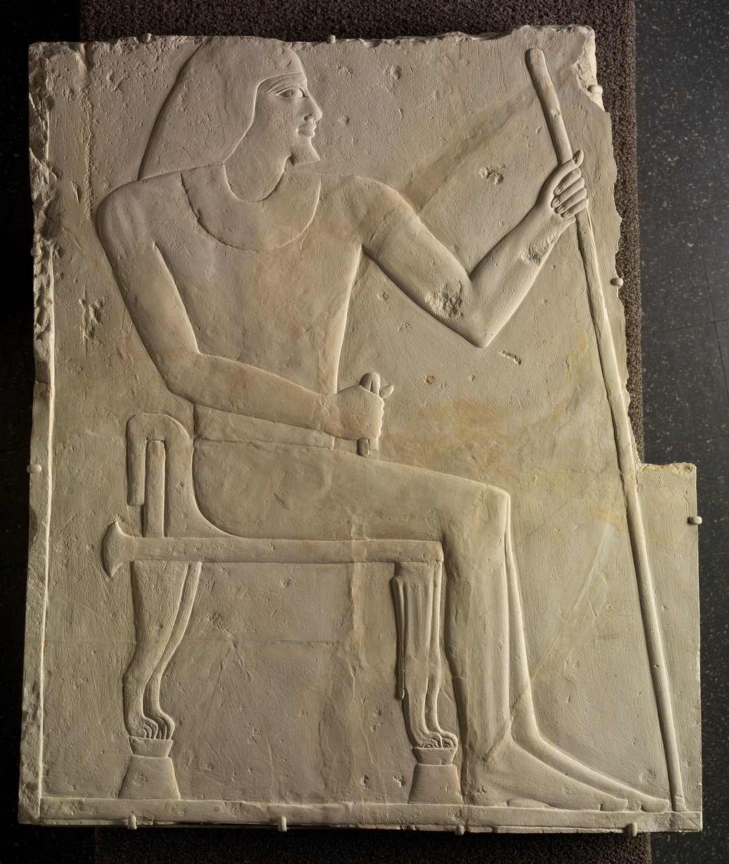 Reliéf Nyankhnesut Sedící, ze Sakkáry, kolem 2311-2281 př.n.l. od Egyptian 6th Dynasty
