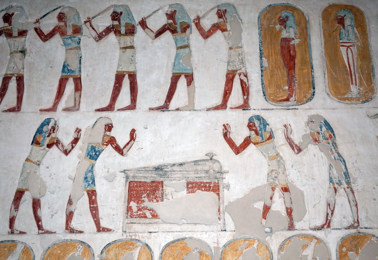 Ozbrojení muži a postava před sarkofágem, Údolí králů, Luxor od Egyptian Egyptian