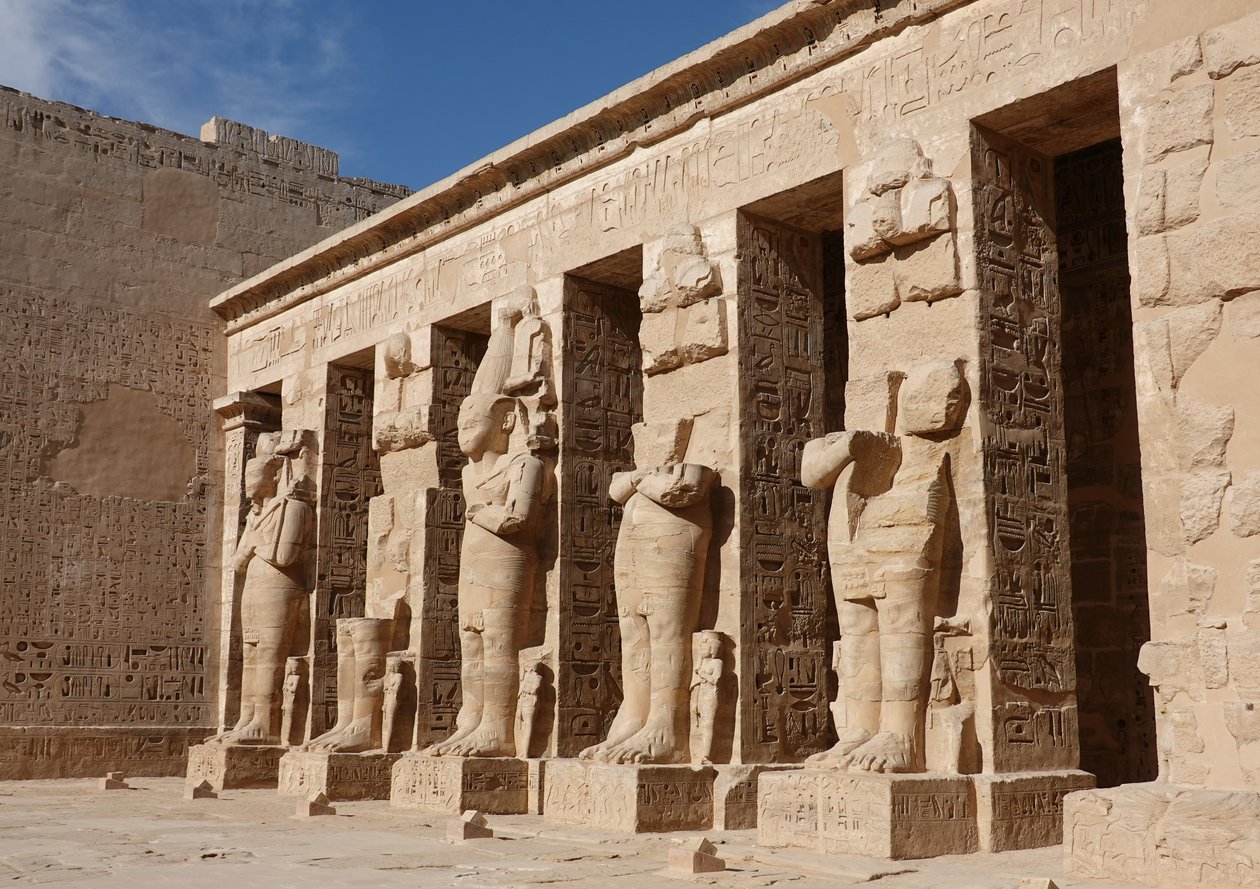 Sochy božstev, Hořův chrám, Edfu od Egyptian Egyptian