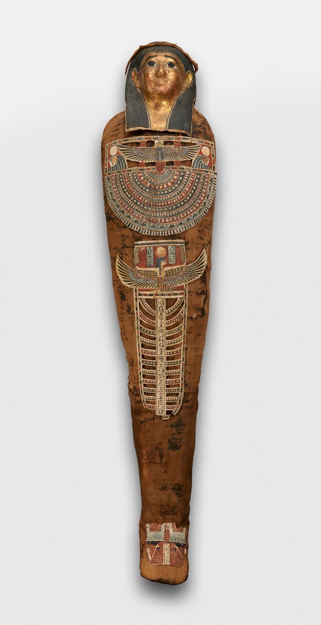 Mumie Nesmin s rostlinným věncem, maskou mumie a dalšími kartonážními prvky, 200-30 př.n.l. od Egyptian Ptolemaic Period
