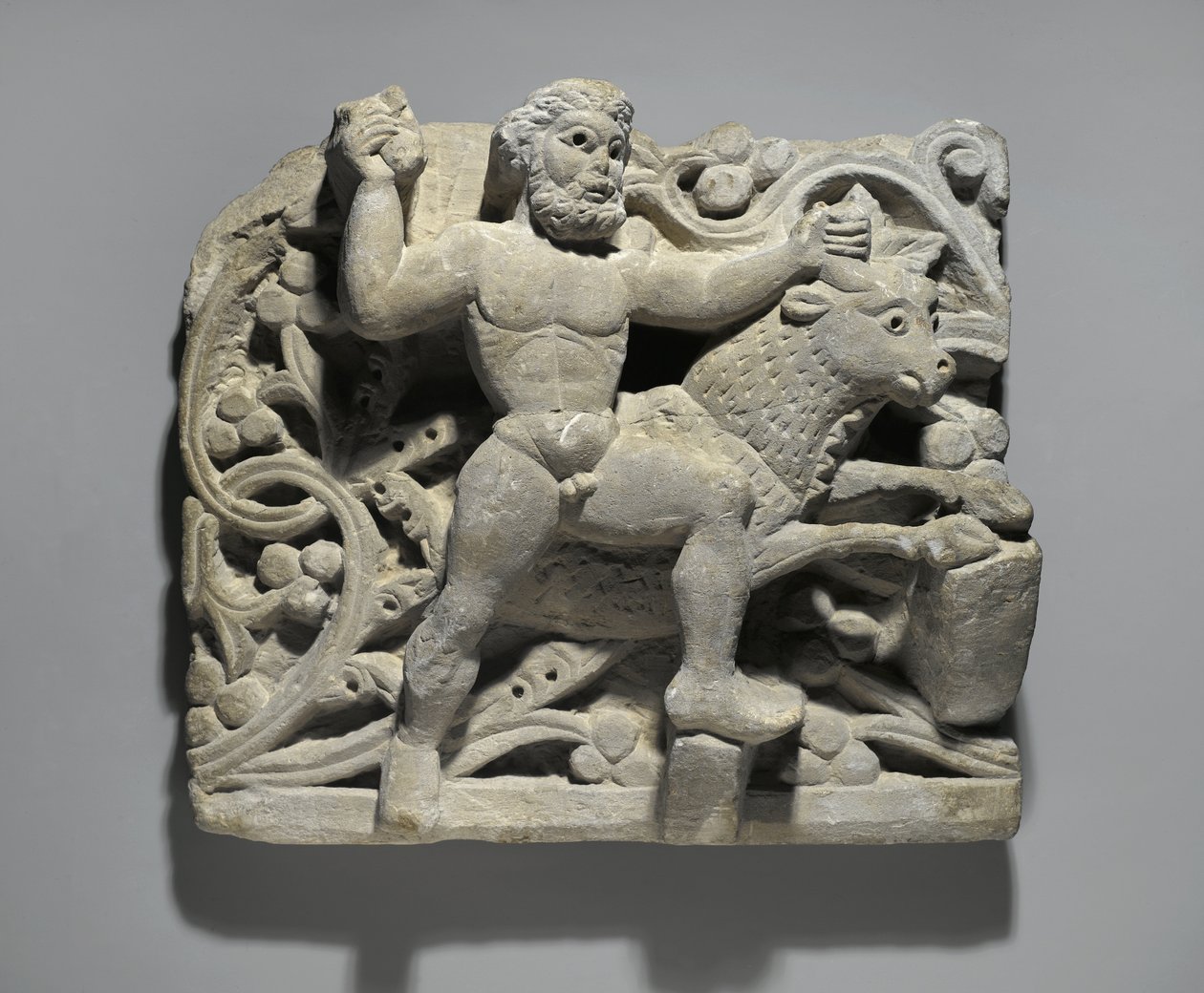 Heracles kovář Acheloos v podobě býka, z Oxyrhynchus, cca 300-500 (vápenec) od Egyptian School