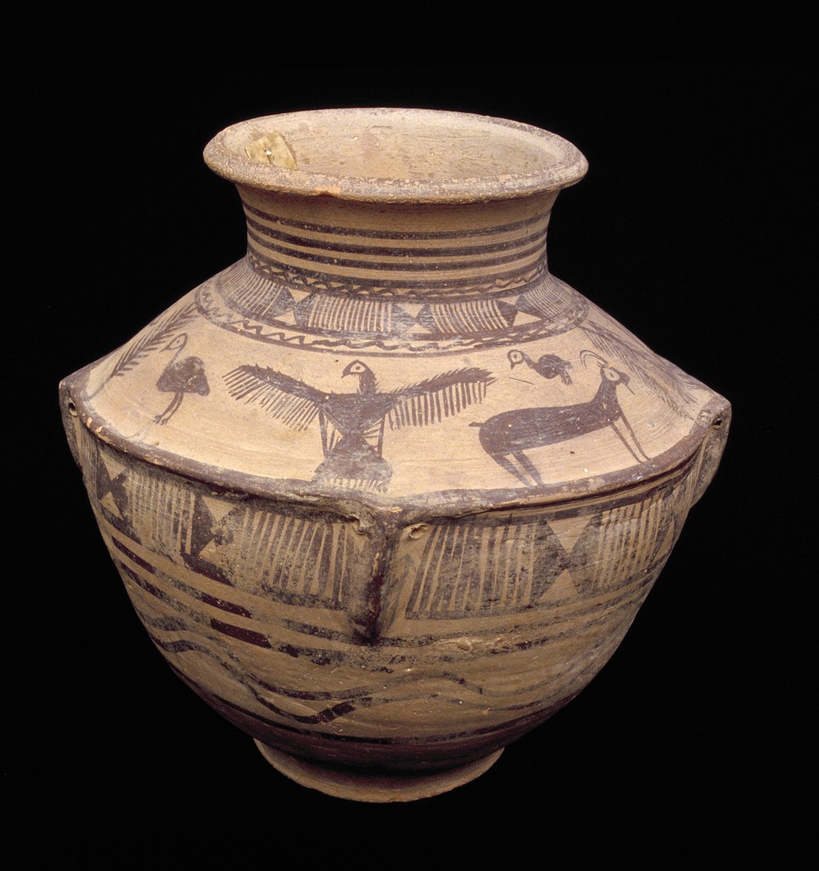 Plavidlo zobrazující dravce s otevřenými křídly a další zvířata, Fasa Ware, cca 2000 př. n. l. (hlína) (podrobnosti viz 179130) od Elamite
