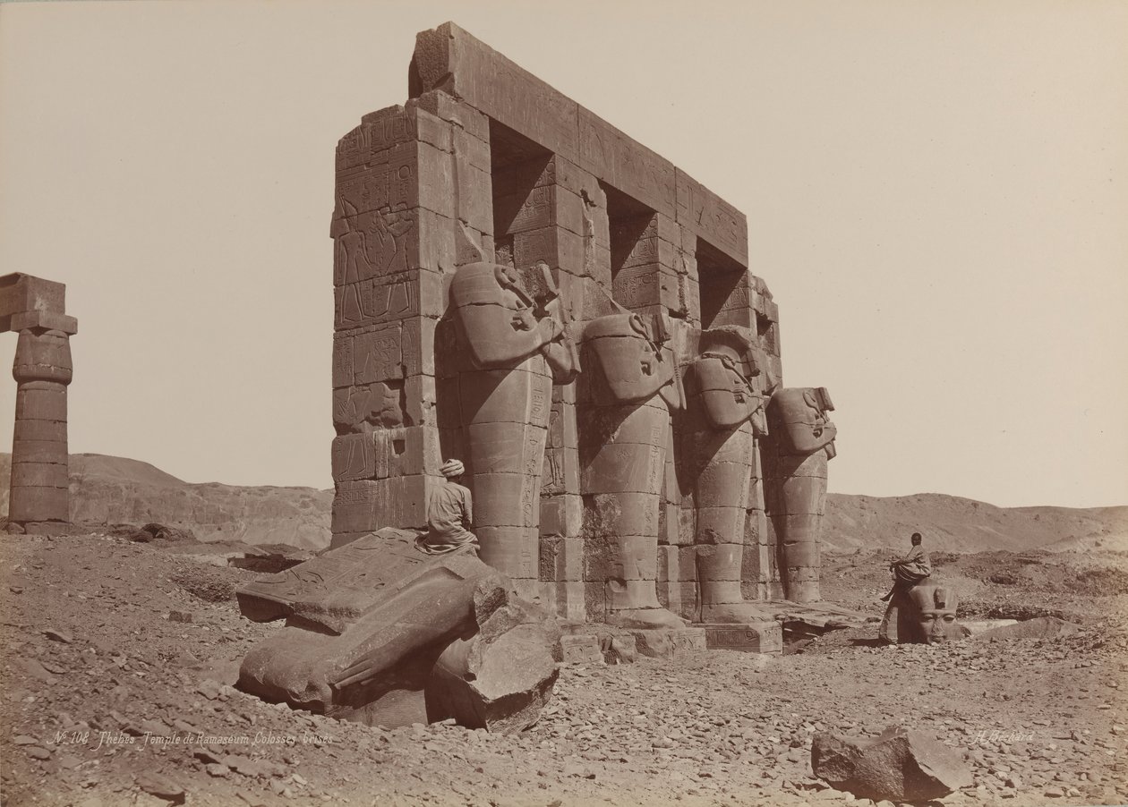 Théby, Temple of Ramasseum, Shattered Colossi, 70. léta 19. století. od Émile Béchard
