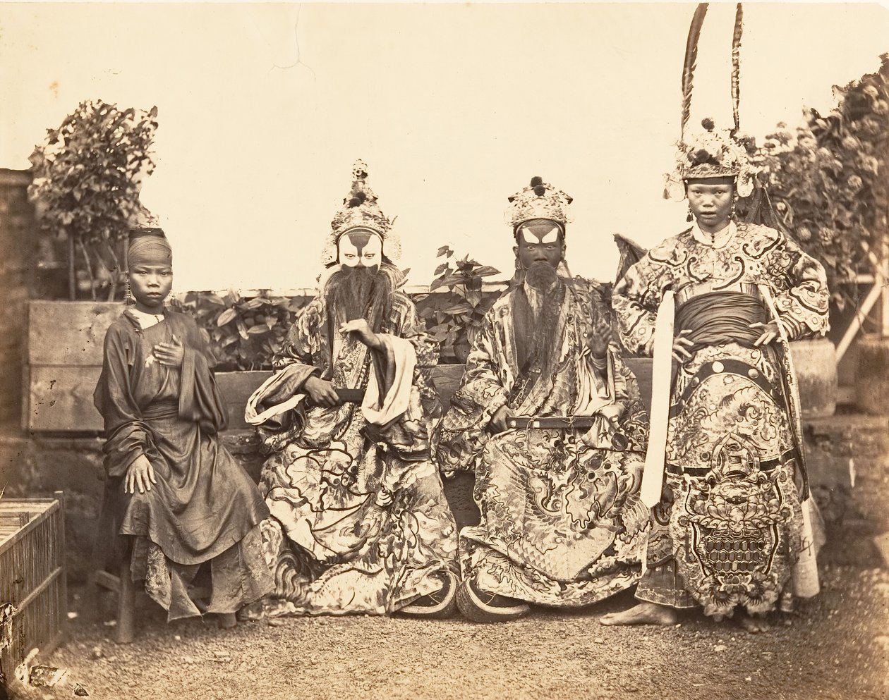 Divadelní kostýmy, Saigon, Cochinchina, 1866. od Emile Gsell