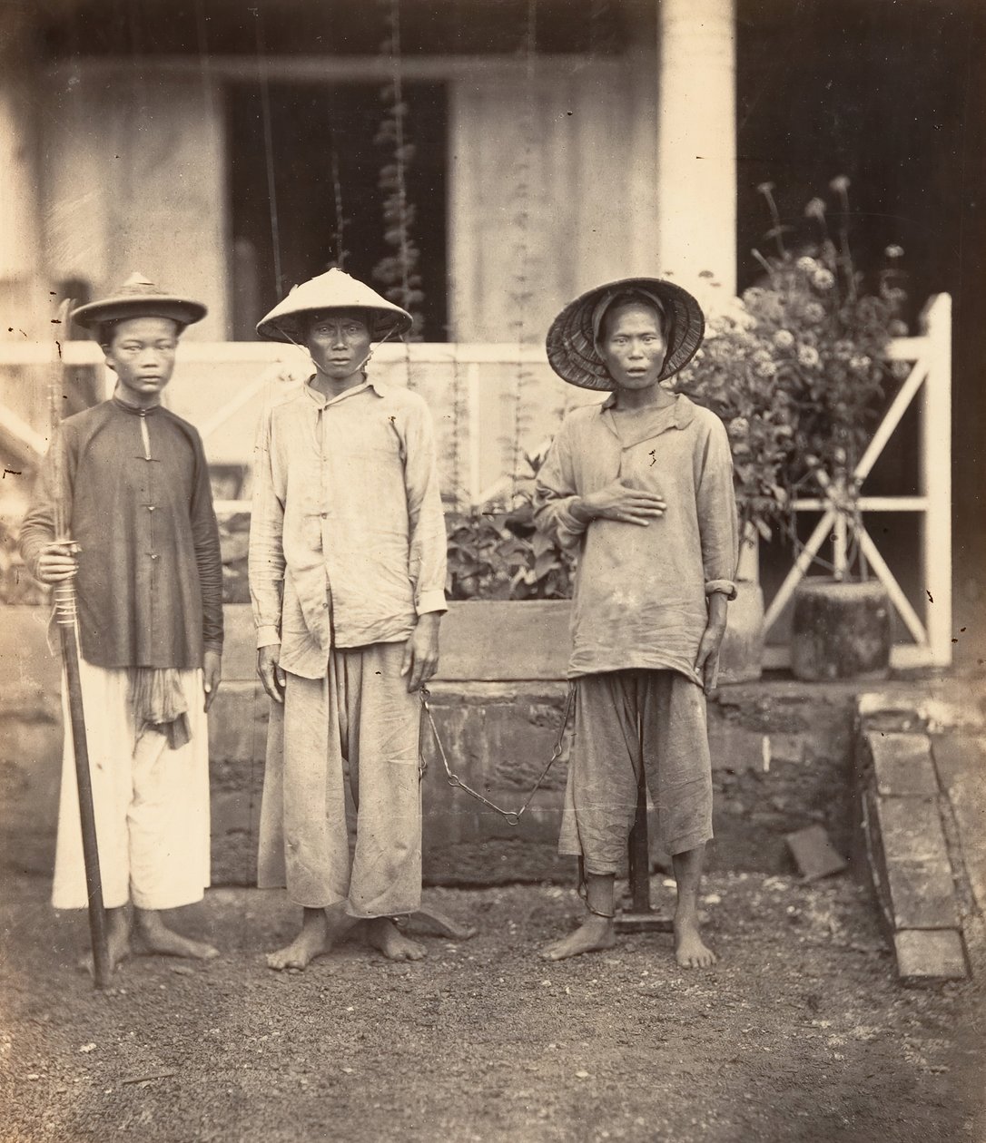 Vězni vedení Mata, Cochinchina, 1866. od Emile Gsell