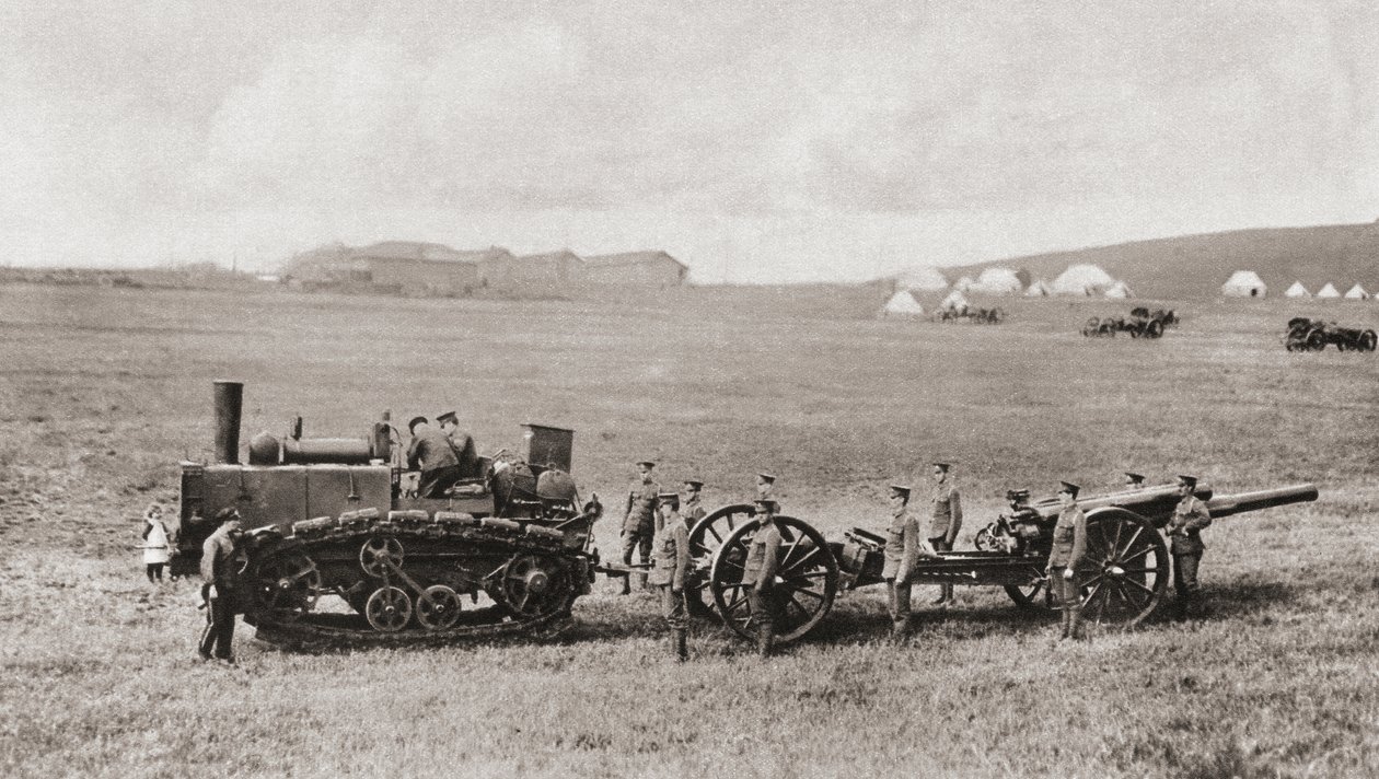 Housenkový kolový trakční motor kreslící britské těžké dělo během první světové války, z „The Illustrated War News“, 1915 od English Photographer