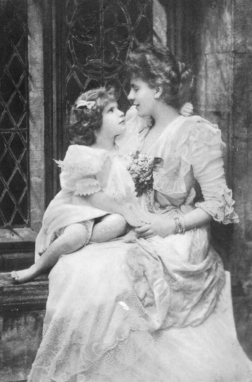 Alice Keppelová s dcerou Violet Trefusiusovou, 1905 od English Photographer