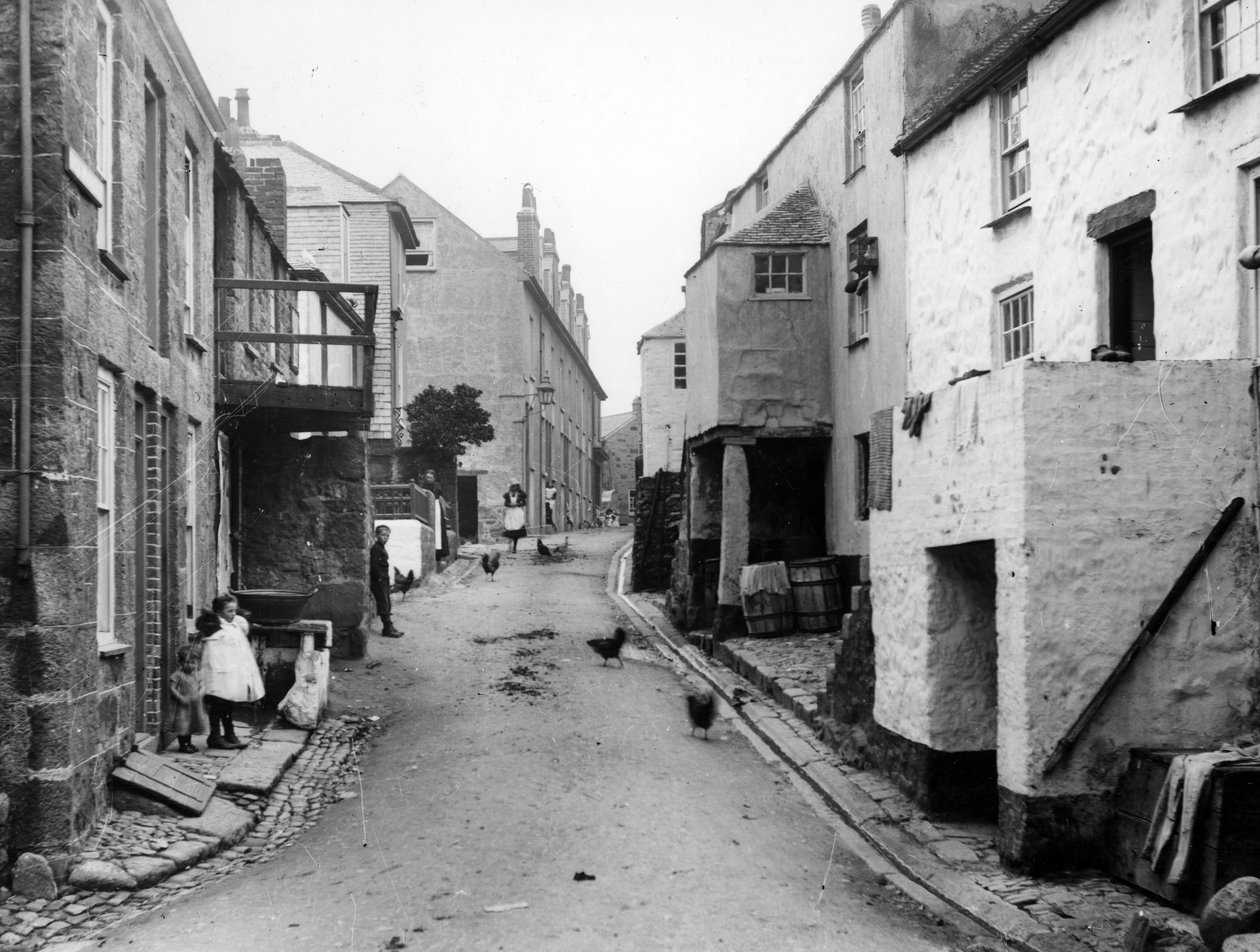 Back Road East, St Ives, kolem 1880-99 od English Photographer